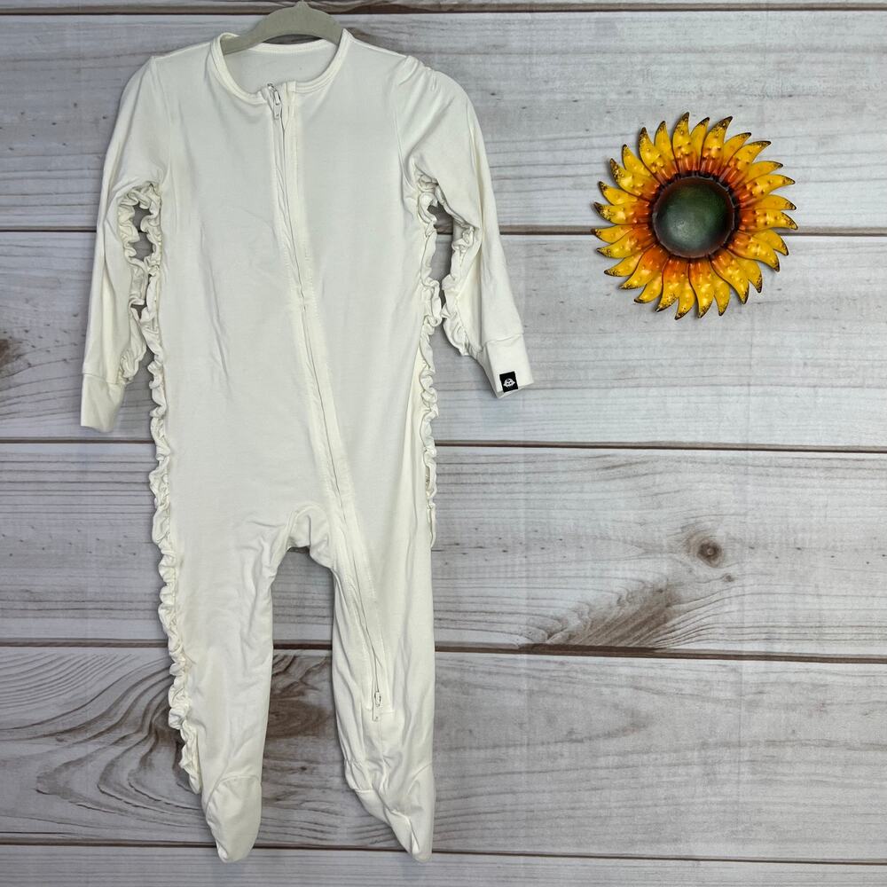Sweet Bamboo Ruffled Footie Pajamas Sleepwear 6 9 Months Cream White